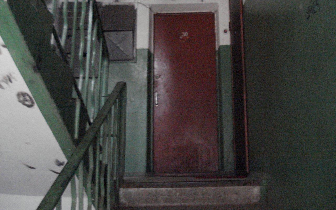 На жителя Кирово-Чепецка напали в подъезде дома