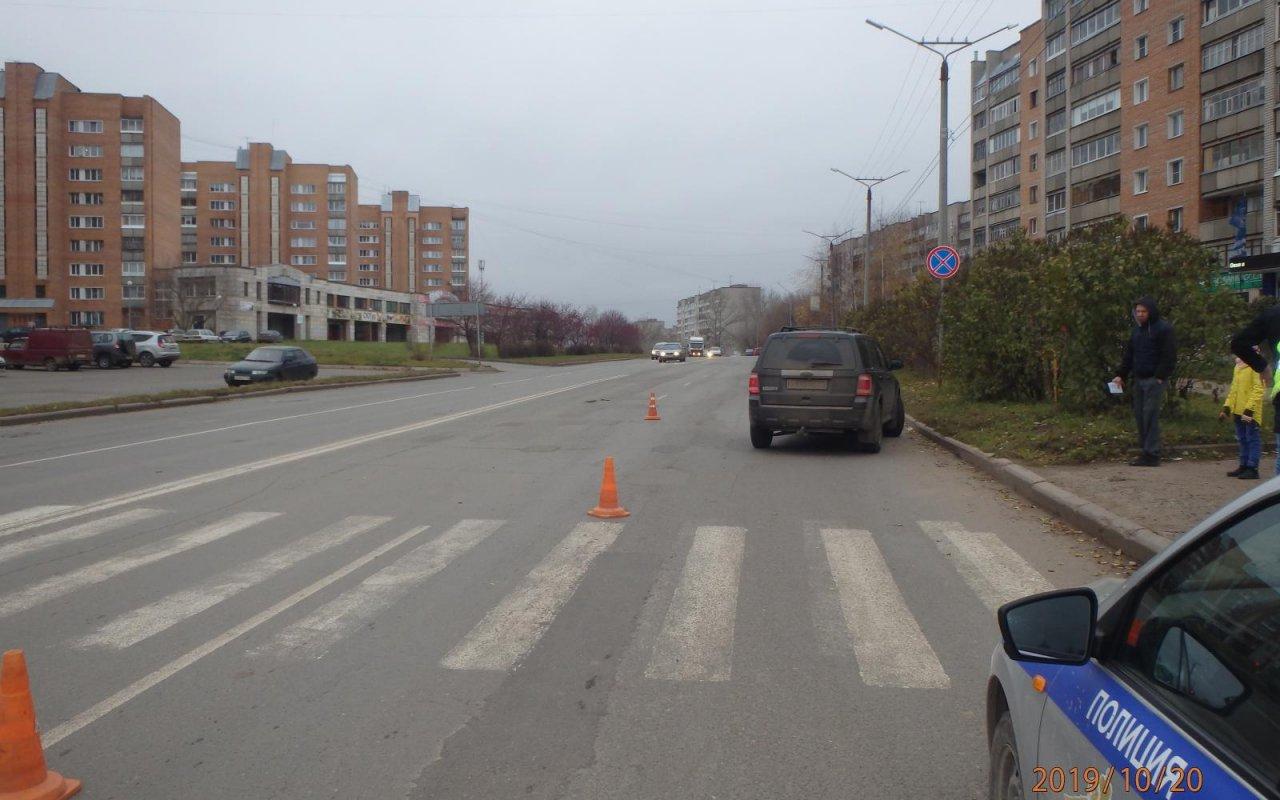 В Чепецке иномарка сбила 9-летнего ребенка, переходившего дорогу на зеленый