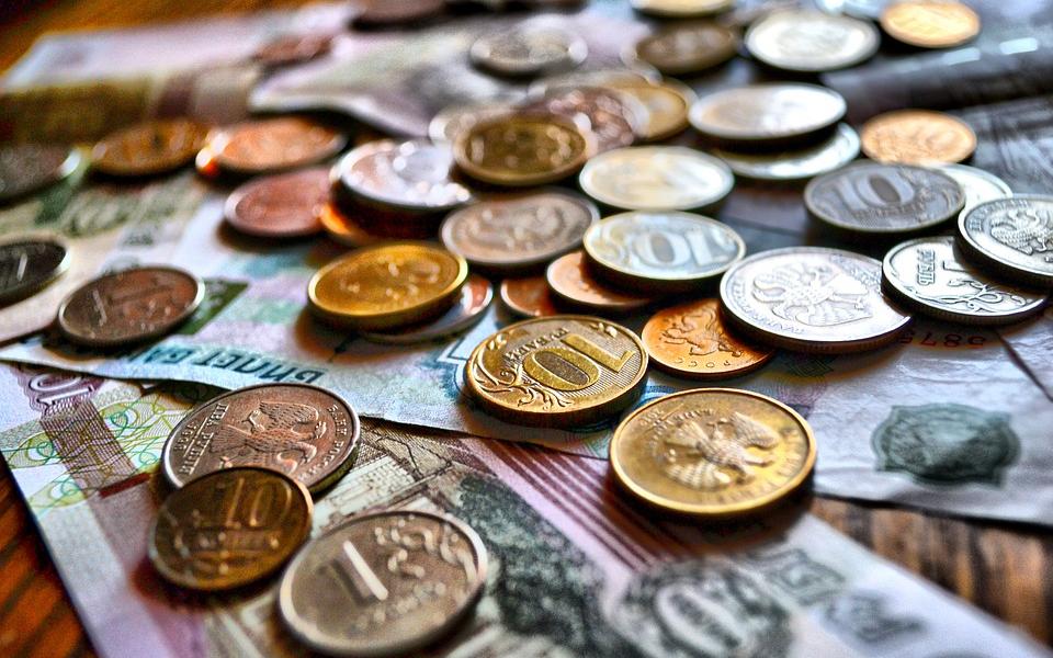 Россияне рассказали, какую пенсию они считают достойной