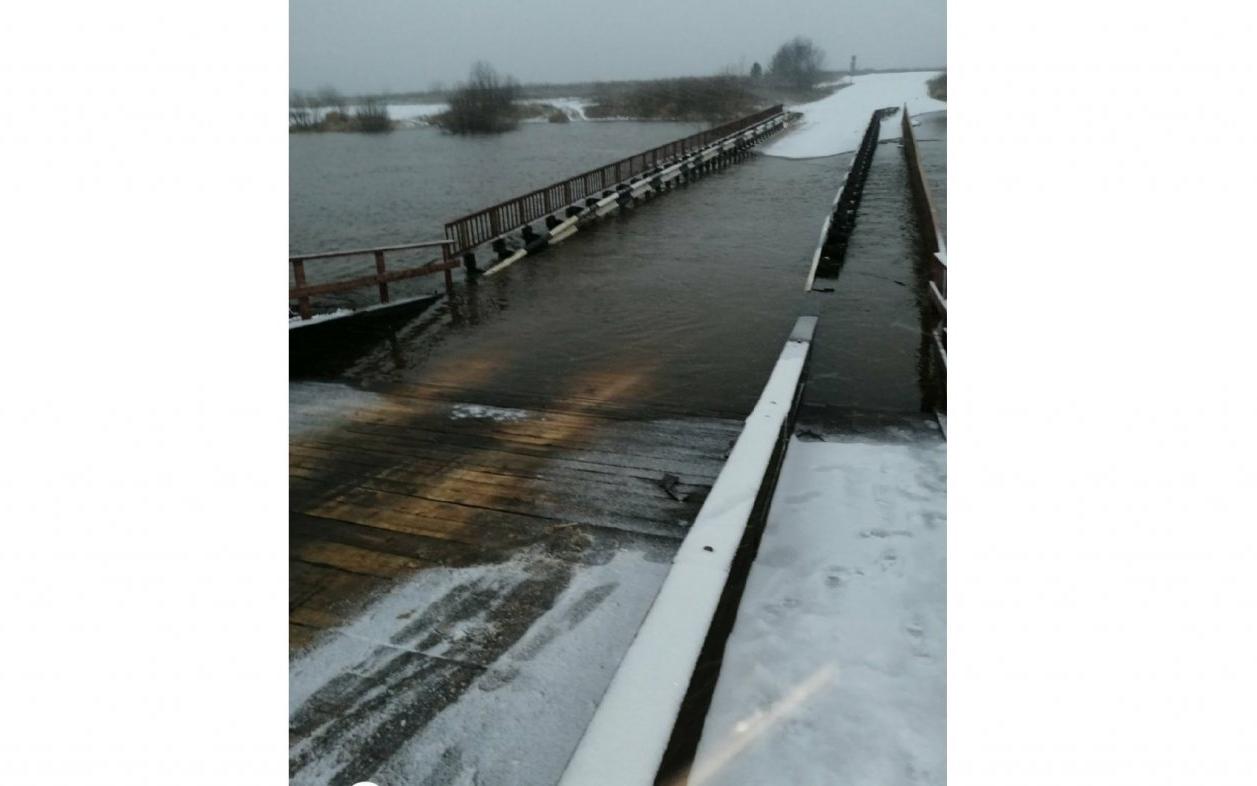 Фото дня: мост на Каринторф ушел под воду