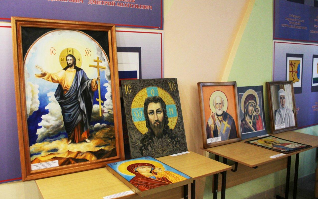 Осужденные из чепецких исправительных учреждений выиграли в конкурсе икон
