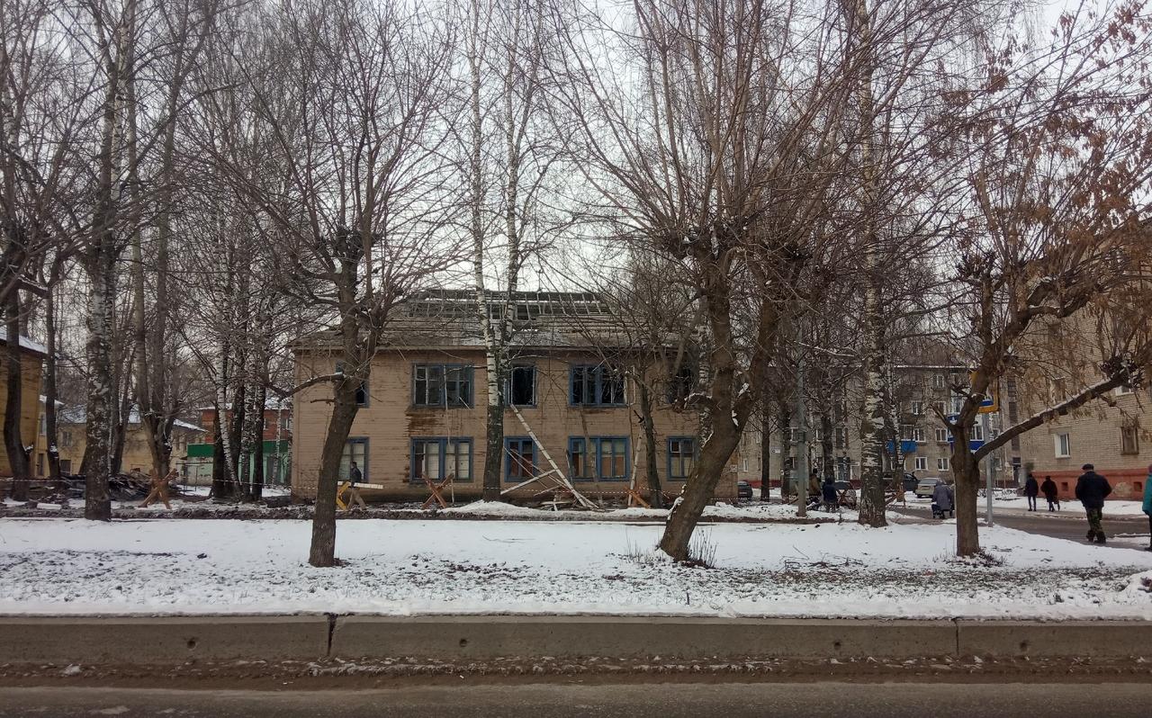 В Кирово-Чепецке снесут заброшенный дом на Луначарского