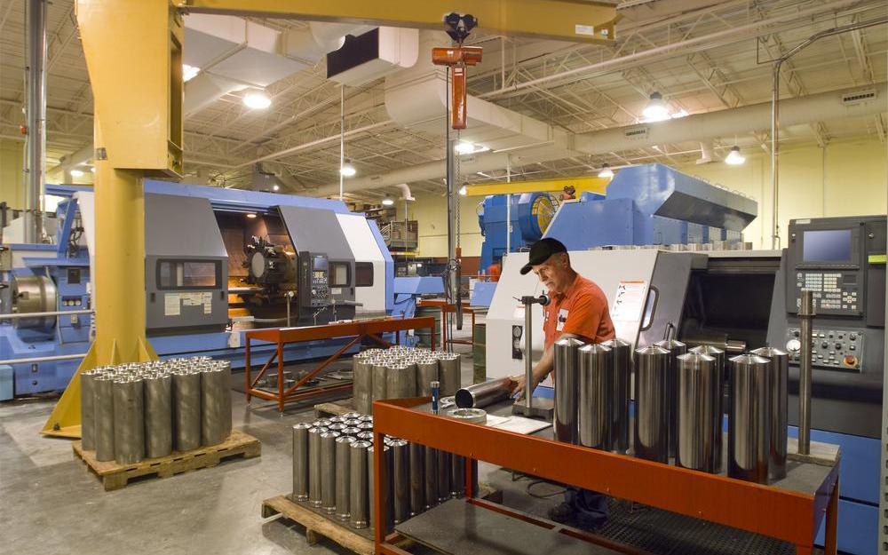 Почему в Кирово-Чепецке менеджеры переучиваются на рабочих