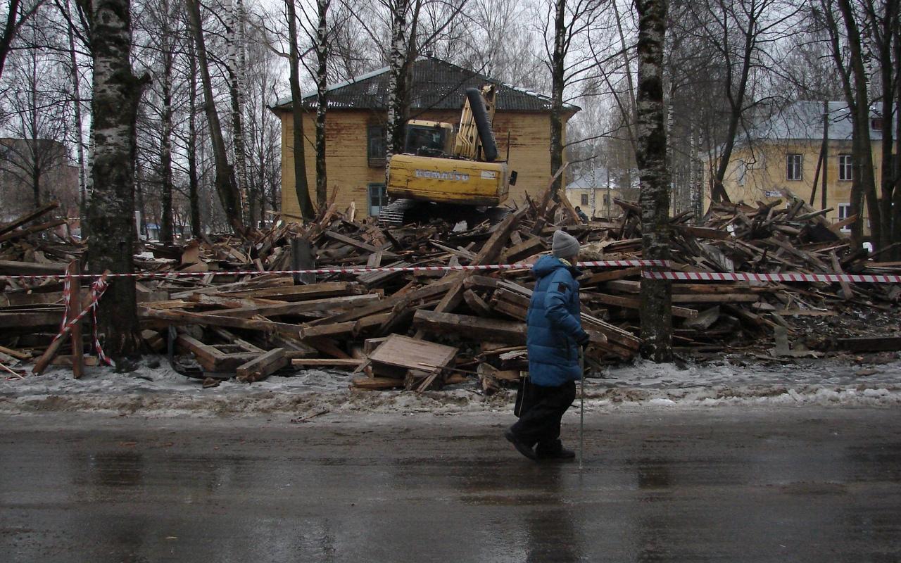 Фото дня: в Кирово-Чепецке снесли аварийный дом