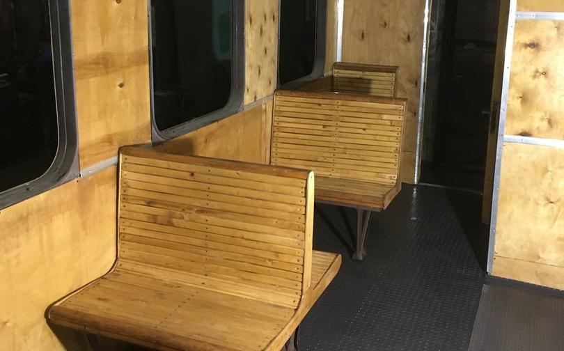Пассажирский вагон в Каринторфе отремонтировали впервые за всю историю узкоколейки