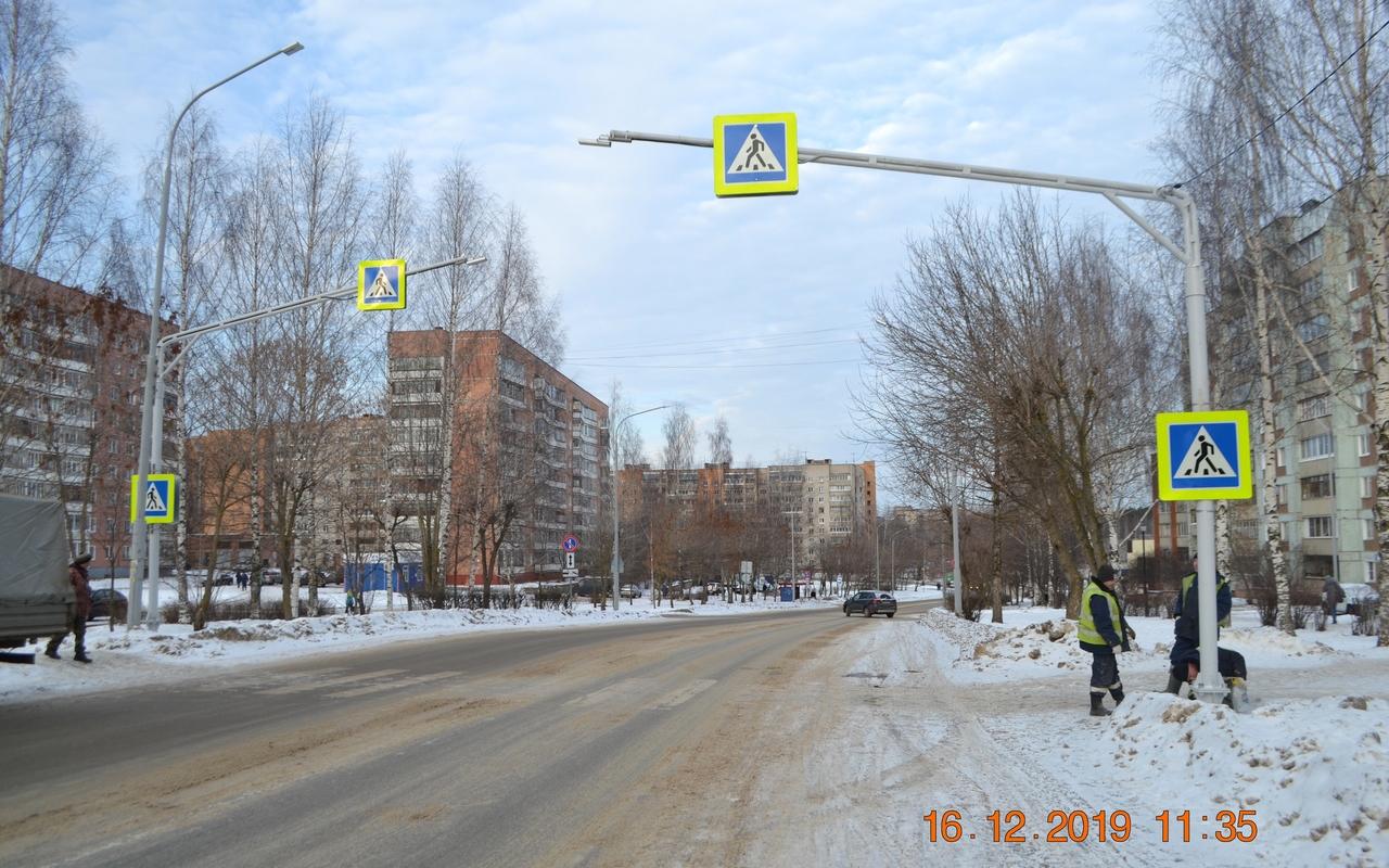 Фото дня: в Кирово-Чепецке установили Г-образные опоры со знаками зебры