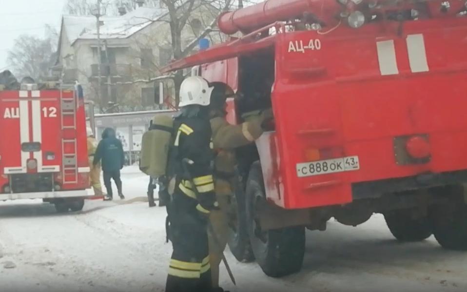 У ДК Дружба работают два пожарных расчета: известно, что произошло