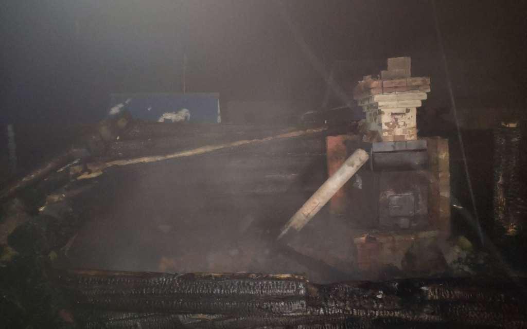 Ущерб 2 миллиона: в Кирово-Чепецке полностью сгорел жилой дом