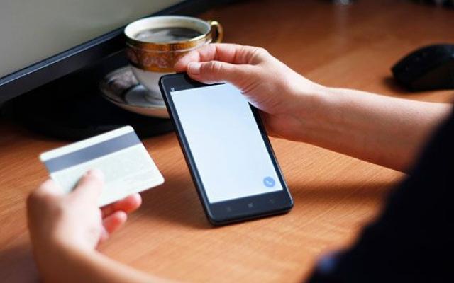 Чепчанку на крупную сумму денег обманули "работники банка"