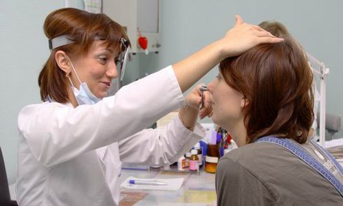 Как попасть на прием к врачу в новогодние праздники?