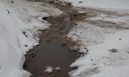 На улице Ленина прорвало канализацию