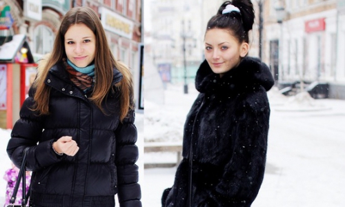 Что выбирают чепецкие девушки в мороз: шубы или куртки?