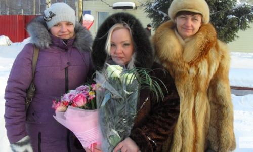 Появились эксклюзивные фото освобождения Марины Ногиной из чепецкой колонии