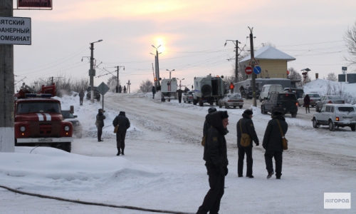 Пожар в Нововятске полностью потушен: что с переездом?