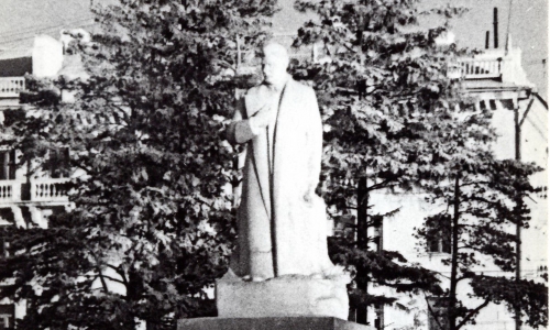 Старый Чепецк: Памятник Сталину