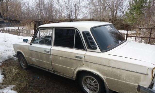 Мужчины украли оставленный на трассе авто