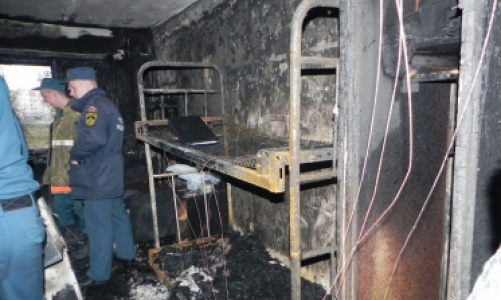 В выходные в Чепецке неизвестные подожгли общагу