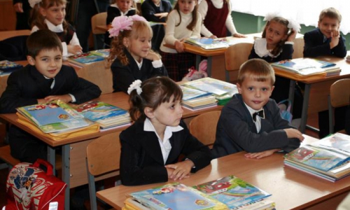Родители будущих первоклашек могут подать заявление через интернет
