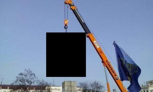 Конкурс "Черный квадрат": угадайте, что спрятано на картинке