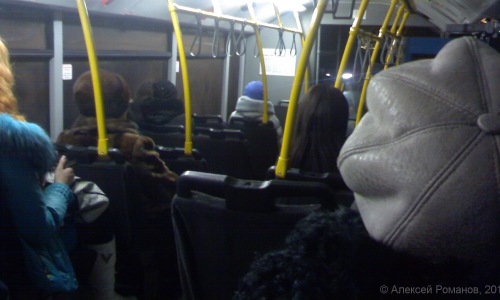 У Перекопа 103 автобус сошел в кювет