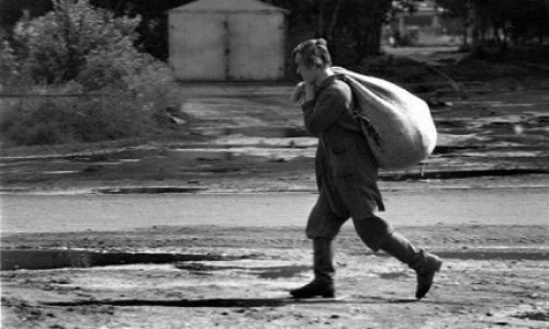 В Чепецке бомж пытался украсть у женщины продукты