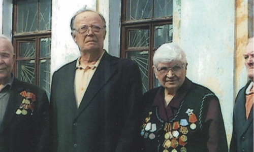 Девушка поехала искать пропавшего мужа и попала на войну