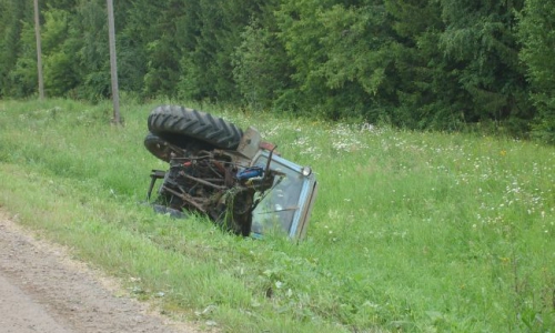 Трактор, который украли под Чепецком, нашли в Куменском районе