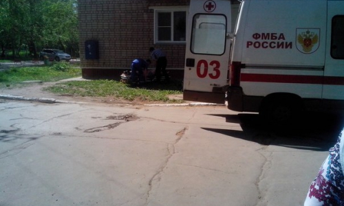 На Ленина с 4 этажа упал мужчина. Осторожно: фото! 