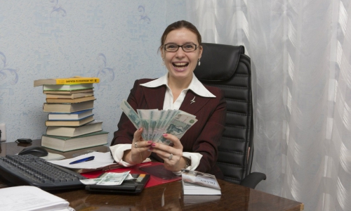 Средняя зарплата наших чиновников  - 27 тысяч рублей (ИНФОГРАФИКА)