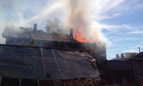 Пожары за выходные: в Кирово-Чепецком районе сгорели жилой дом и дача