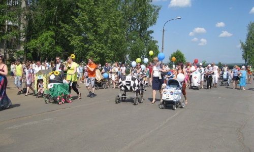  В Кирово-Чепецке прошел первый в городе «Парад колясок»