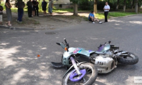 Выпивший бездомный чуть не расшибся на скутере