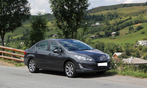 В Кирово-Чепецком районе машина сбила человека, идущего по середине дороги
