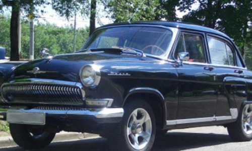 В Чепецке приставы арестовали авто, которое снимали в кино