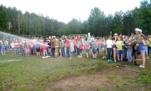 ФОТО: Кирово-Чепецкие пожарные спасли детей из условного пожара