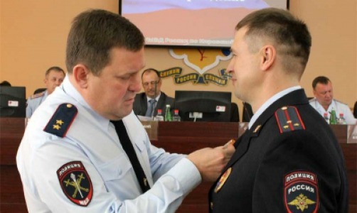 Чепчан наградили за спасение двух женщин из огня