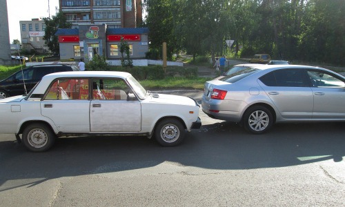 В Чепецке на проспекте Мира столкнулись две легковушки