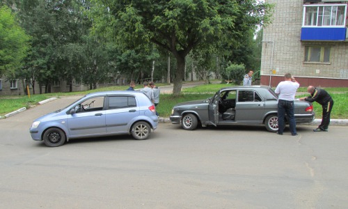 В Чепецке на улице Ленина столкнулись две машины