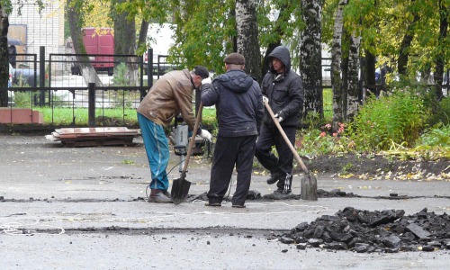 В Кирово-Чепецке продолжается ямочный ремонт