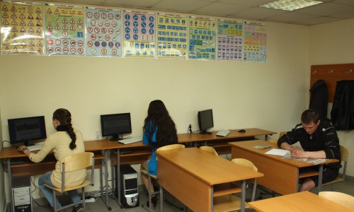 Жители Кирово-Чепецка как минимум месяц не смогут сдать на права