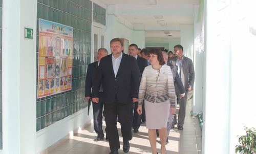 Никите Белых  устроили прогулку по чепецкому лицею