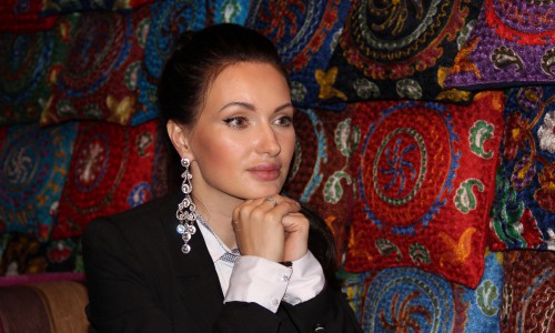 Звезда "Дом-2" Женя Феофилактова: «В Киров приезжаю утром и в темных очках»