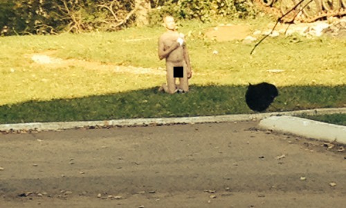 В Кирово-Чепецке по улице на глазах детей разгуливал голый мужчина