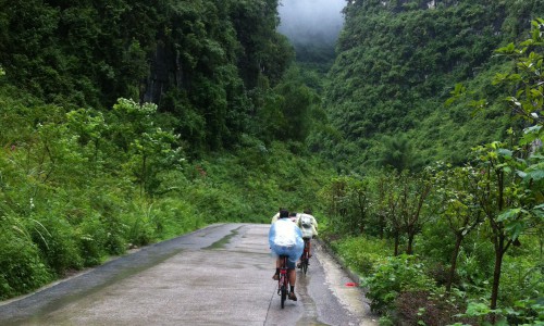 Семья кировчан отправилась в Китай путешествовать дикарями