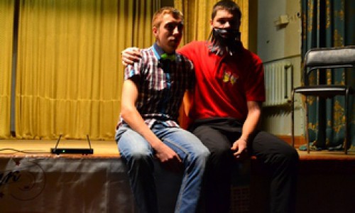 В Кирово-Чепецке школьники поставили спектакль на тему «Уехать в большой город или остаться?»