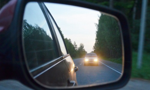 В Кирово-Чепецке двое преступников угнали авто, а хозяина затолкали в багажник