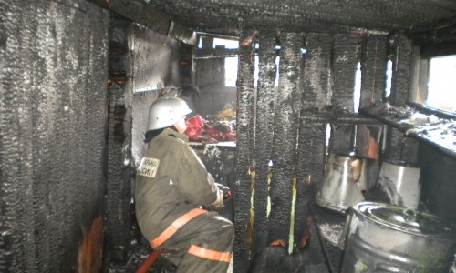 Хозяева дачи в Кирово-Чепецком районе остались без крыши в доме