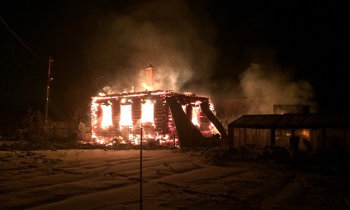 Ночью в Кирово-Чепецке сгорели два садовых домика