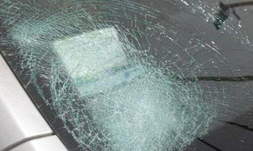 В Чепецке женщина забралась на капот чужой машины и разбила каблуками лобовое стекло