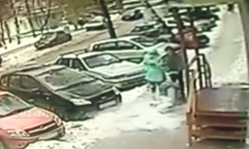 Видео: кировским малышом, пострадавшим от схода снега, заинтересовались федеральные каналы